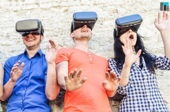 Three People Using Vr | Itmunch