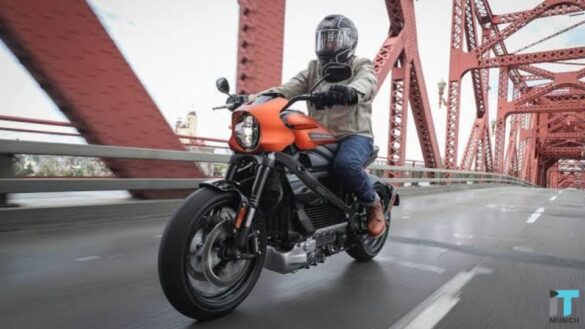A Man Riding On Harley-Davidson Livewire I Itmunch