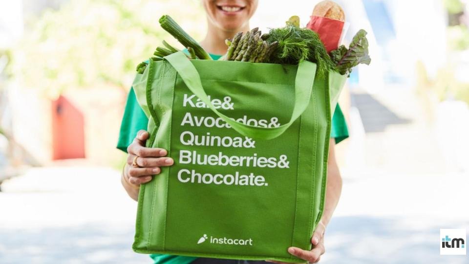 A person holding Instacart bag | iTMunch