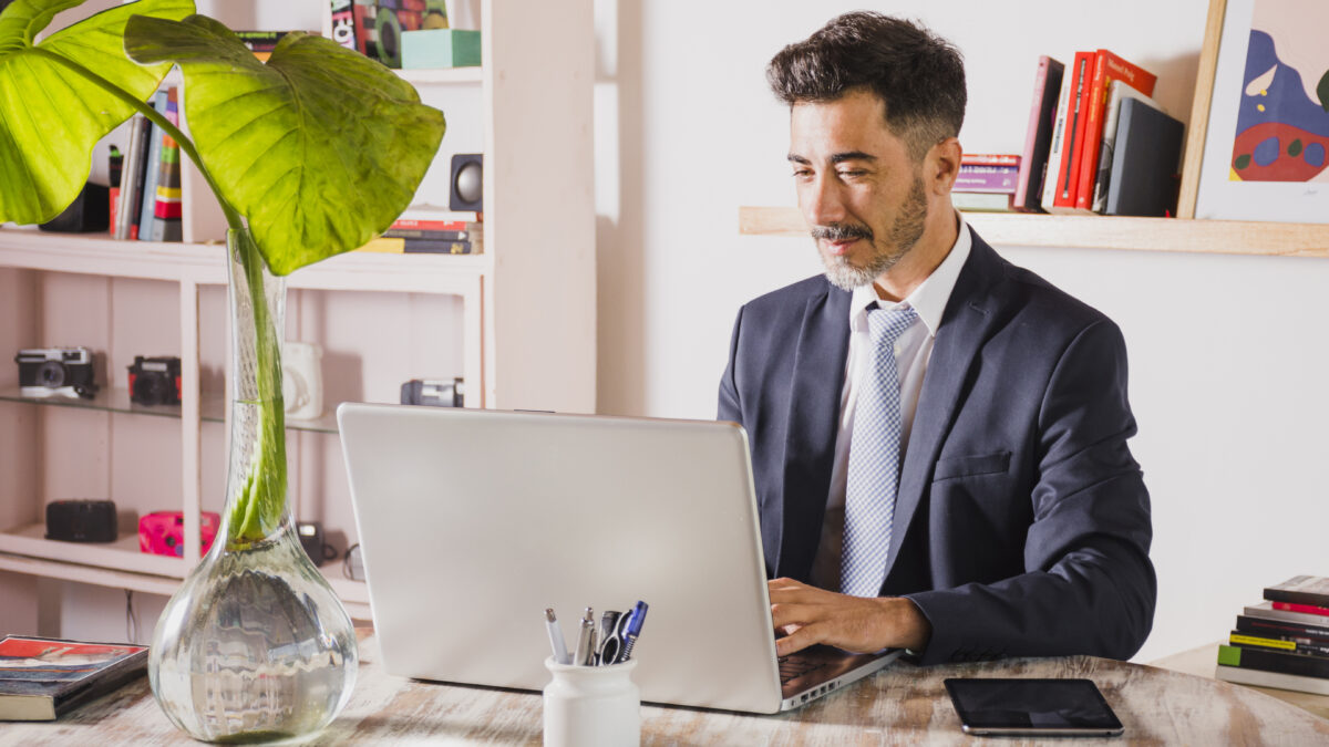 The Evolution of Programmatic Advertising: From Manual Buying to Automation