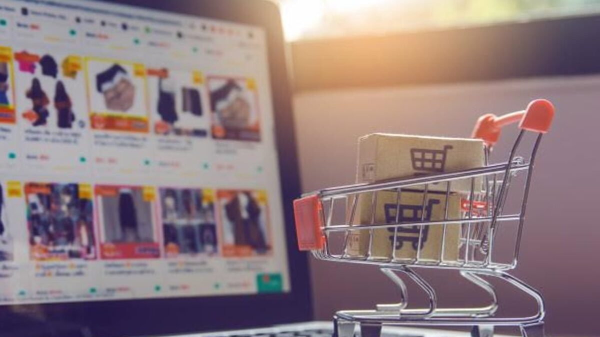 E-Commerce Excellence: Personalizing Shopping Experiences Using AI